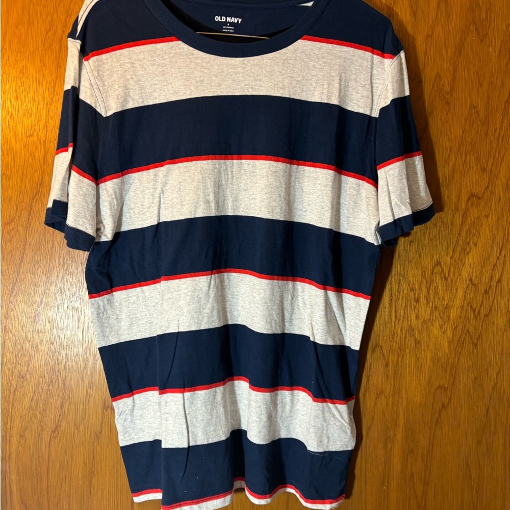 Men’s small Old navy Tee